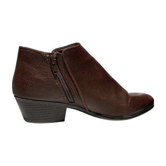 St John’s Bay brown ankle boots sz 6.5 Chelsea booties low heel comfortable - Picture 6 of 11